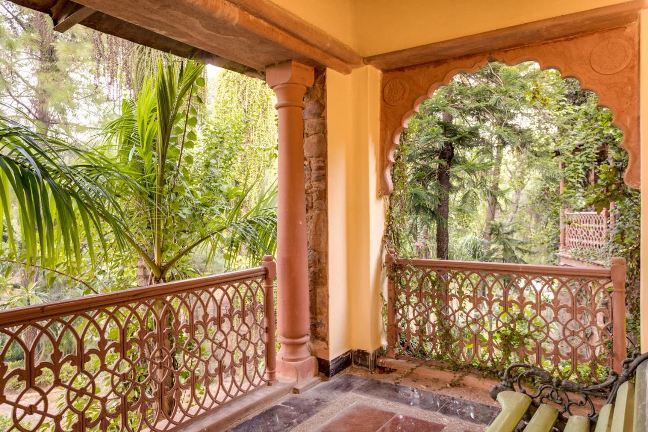 Hostie Chinar Haveli - Heritage Home With Pool, グルガウン エクステリア 写真