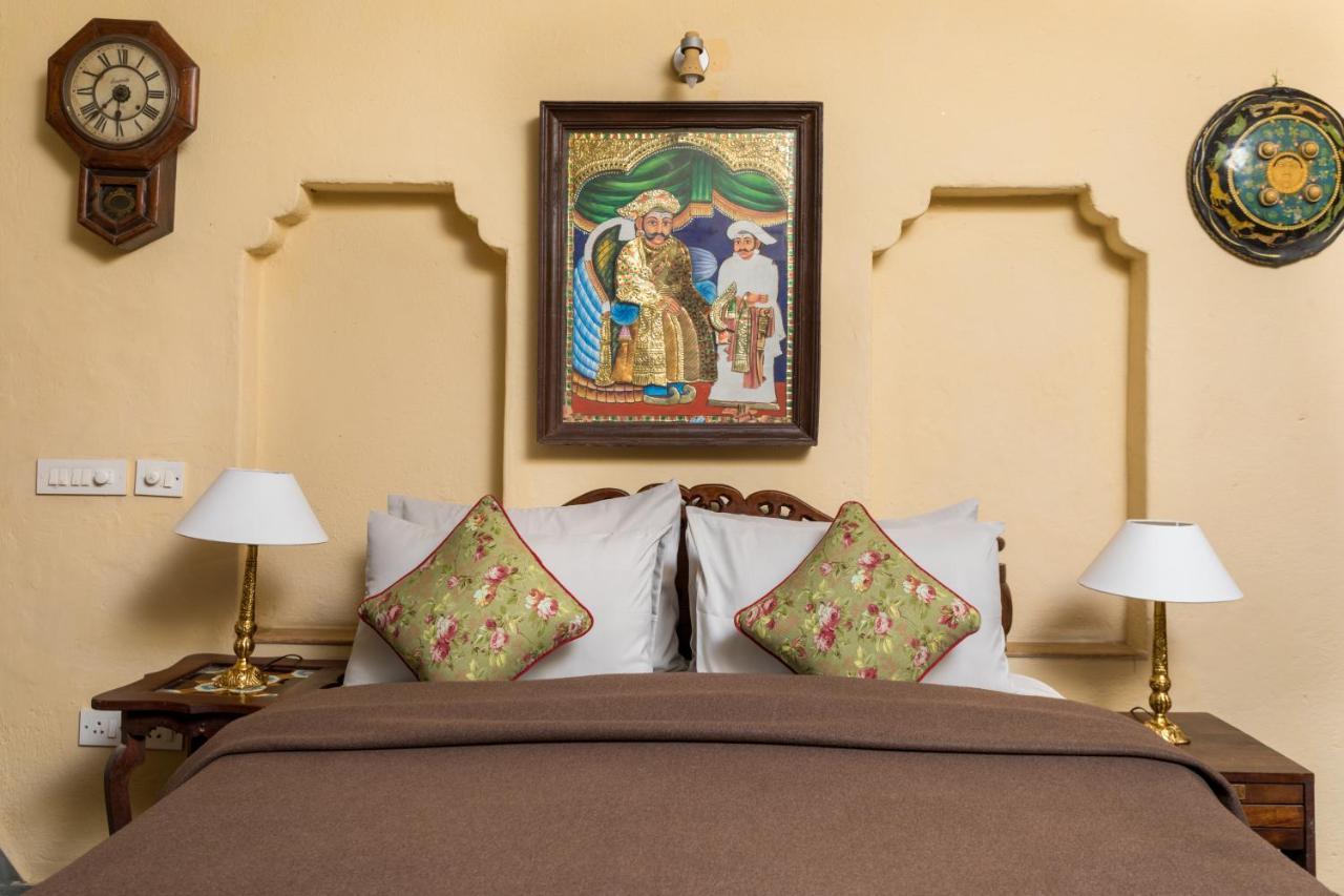 Hostie Chinar Haveli - Heritage Home With Pool, グルガウン エクステリア 写真