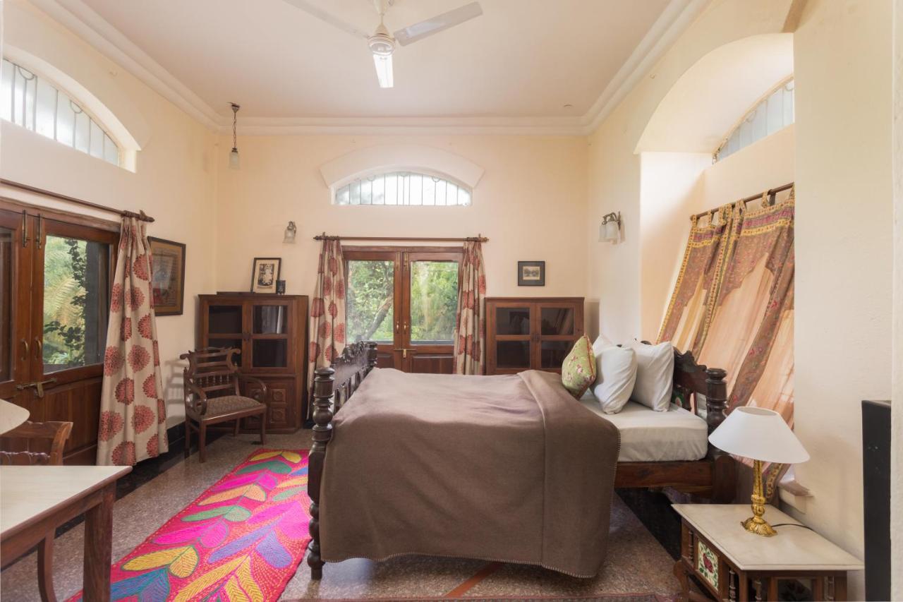 Hostie Chinar Haveli - Heritage Home With Pool, グルガウン エクステリア 写真
