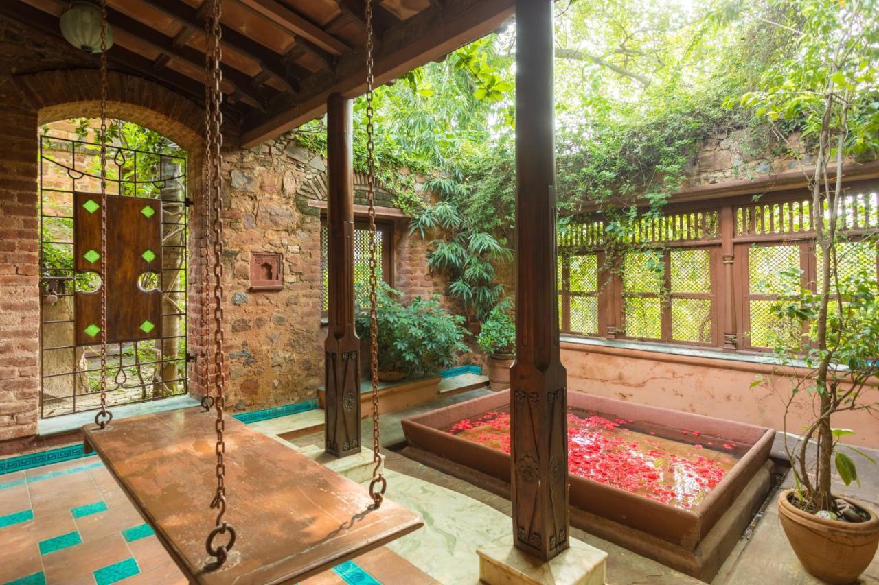 Hostie Chinar Haveli - Heritage Home With Pool, グルガウン エクステリア 写真
