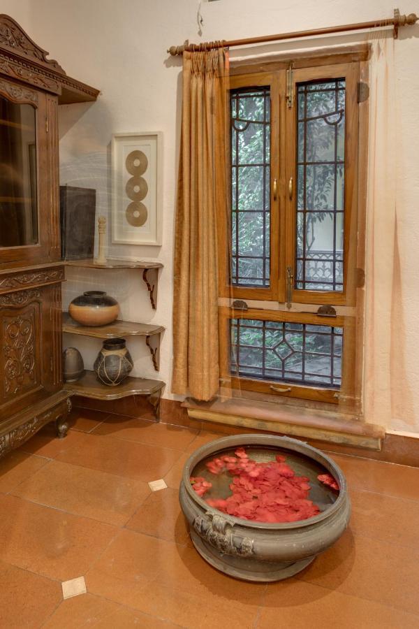 Hostie Chinar Haveli - Heritage Home With Pool, グルガウン エクステリア 写真