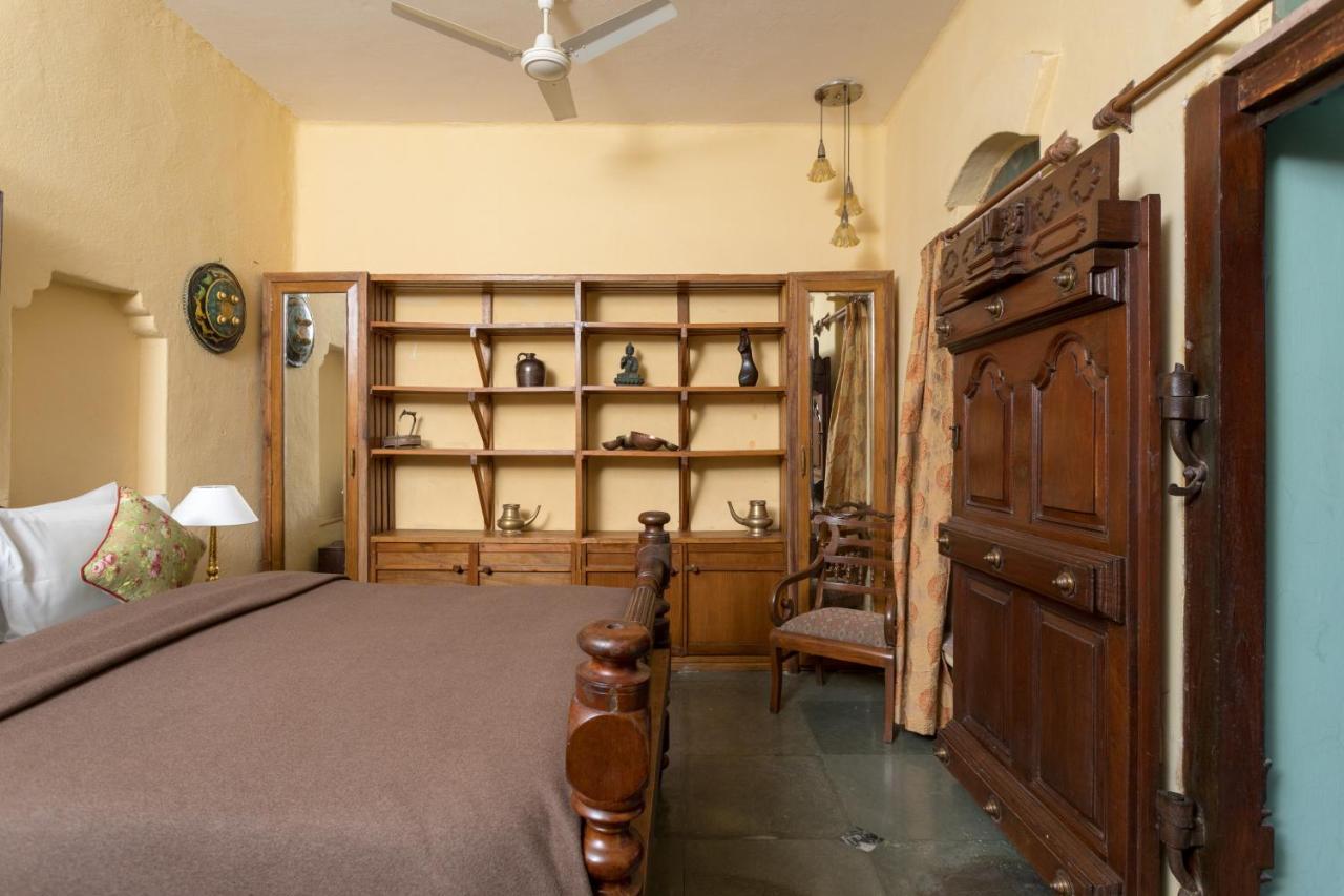 Hostie Chinar Haveli - Heritage Home With Pool, グルガウン エクステリア 写真