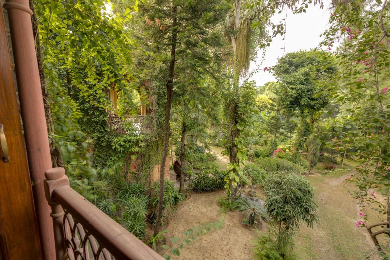 Hostie Chinar Haveli - Heritage Home With Pool, グルガウン エクステリア 写真