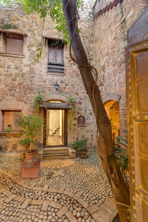 Hostie Chinar Haveli - Heritage Home With Pool, グルガウン エクステリア 写真