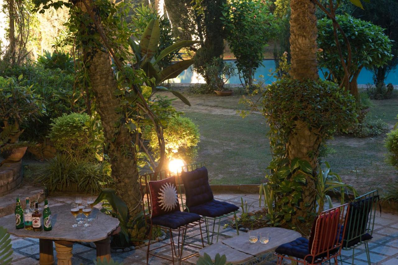 Hostie Chinar Haveli - Heritage Home With Pool, グルガウン エクステリア 写真